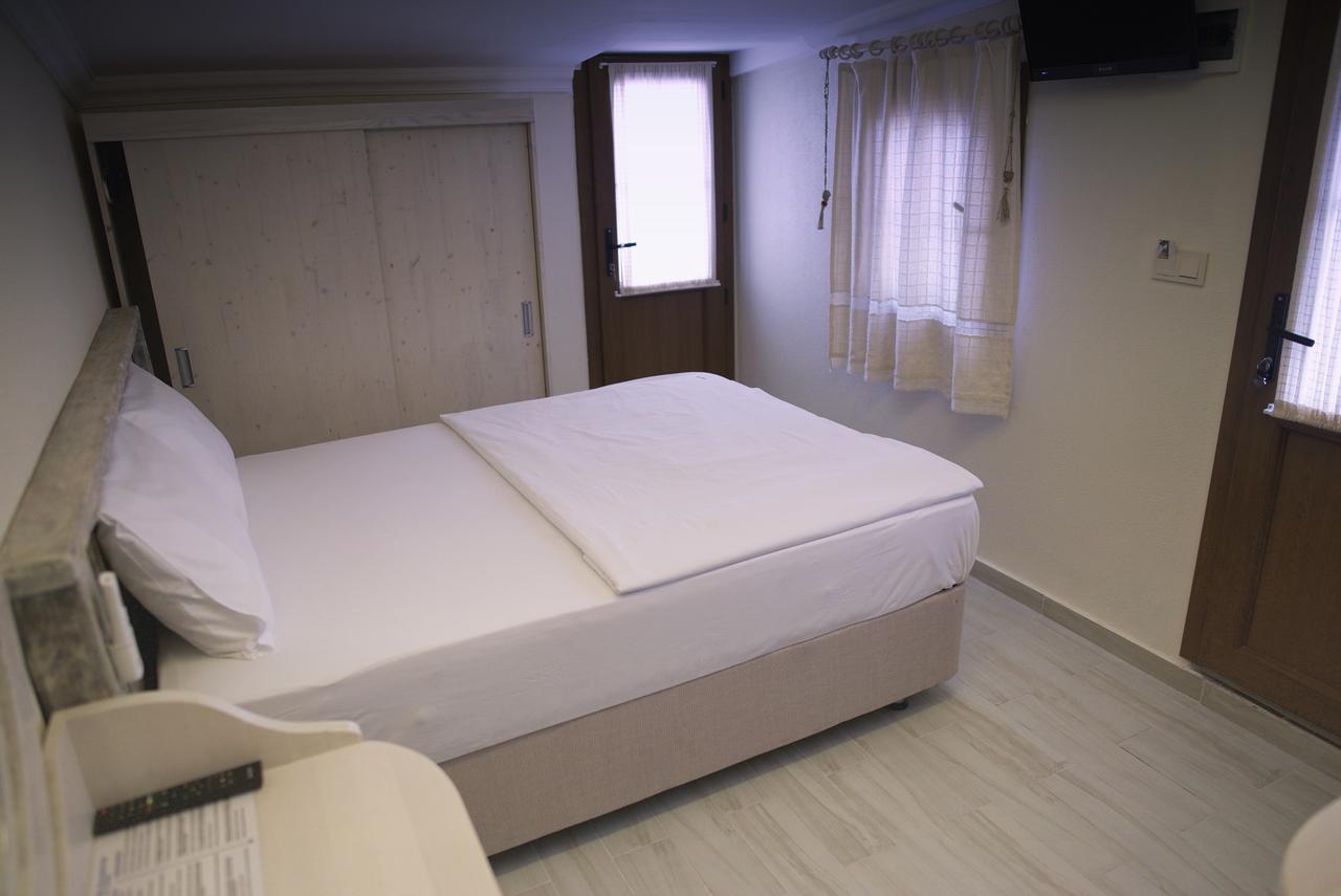 Golden Stone Butik Otel Çeşme Exterior photo